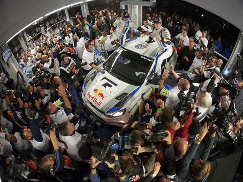 Volkswagen holt Rallye-Weltmeisterschaft in Frankreich