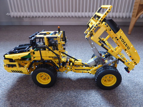 Volvo-Kipper von Lego Technic.