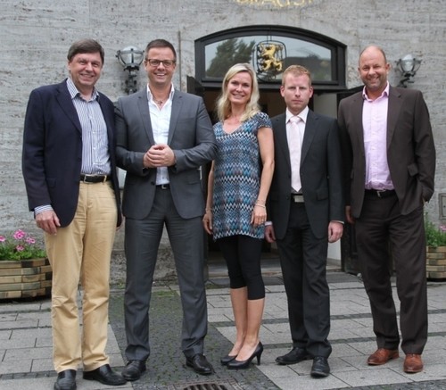 Vorstand von Mobil in Deutschland e.V. (v.l. Curt Niklas, Dr. Michael Haberland, Janine Haberland, Marcel Zlöbl und Ralf Baumeister).