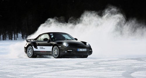 Wintertraining der Porsche Sport Driving School.