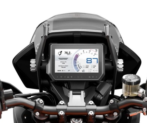Die Pfeilnavigation der My-Ride-App von KTM wird auf dem Display angezeigt.