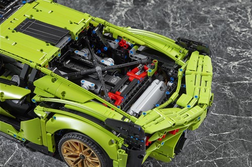 Lamborghini Sián FKP 37 von Lego Technic im Maßstab 1:8.