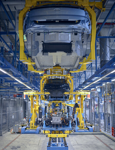 Produktionslinie im neuen Ford Electric Vehicle Center in Köln. 