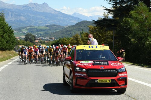 Skoda Enyaq iV als „Red Car“ der Tour de France.