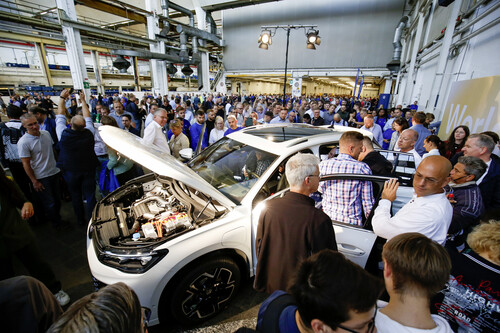 Volkswagen präsentiert der Belegschaft im Stammwerk Wolfsburg den neuen Tiguan.