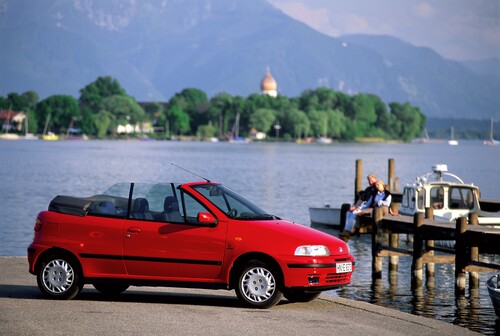 Fiat Punto Cabrio (2000).