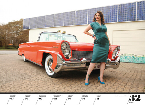 Wochenkalender „Girls &amp; legendary US-Cars 2024“.