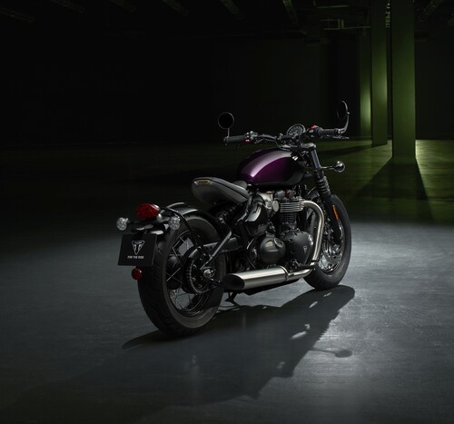 Triumph Bobber „Purple Stealth Edition“.