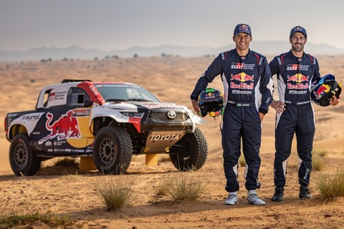 Lucas Moraes (links) und Armand Monleón fahren bei der Dakar einen der beiden Toyota GR DKR Hilux T1+.