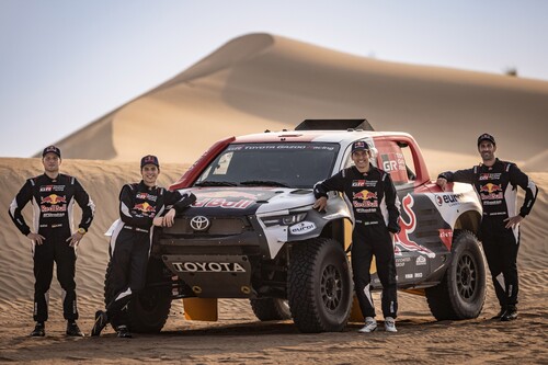 Toyotas Fahrerduos für die Dakar 2024 (von links): Dennis Zenz und Seth Quintero sowie Lucas Moraes und Armand Monleón.