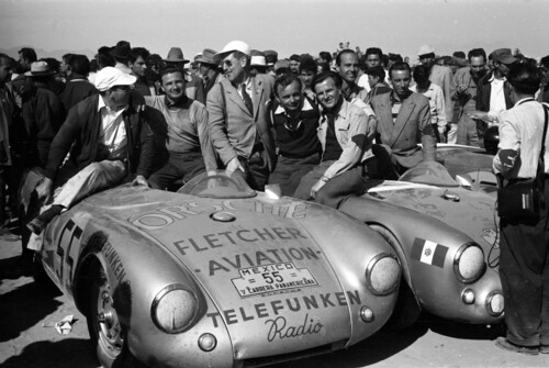 Carrera Panamericana 1954: Herbert Linge, Hans Herrmann, Huschke von Hanstein und Jaroslav Juhan am Typ 550 Spyder (v.l.).