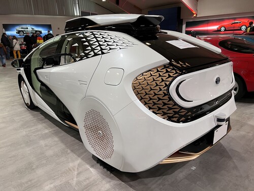 Toyota Collection: Konzeptfahrzeug LQ, entwickelt für autonomes Fahren nach SAE-Level 4.