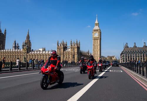 Ducati-Aktion „We ride as One“ in London.
