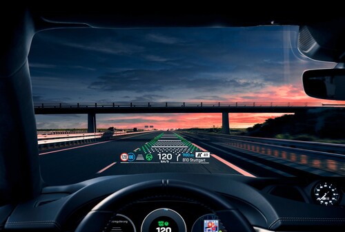 Head-up-Display mit Augmented Reality im Porsche Macan Turbo.