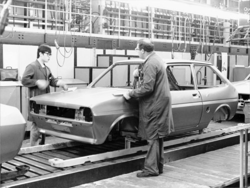 Produktion der ersten Fiesta-Baureihe in Köln-Niehl (1976).