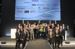 Alle Preisträger des „Daimler Supplier Award 2012“ mit Vorstandsmitgliedern und Einkaufsleitern der Daimler AG.