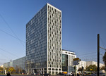 Das neue Mercedes-Benz Bank Service Center am Berliner Alexanderplatz.