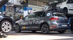 Unter dem Slogan „e-Fuels for Future“ testen Uniti, ADAC und ZDK einen VW Golf, der mit CO2-neutralen synthetischen Kraftstoffen fährt. 