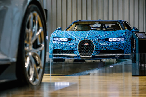 1:1 Lego Bugatti Chiron in der Autostadt.