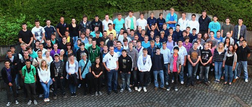 112 junge Menschen beginnen ihre Berufsausbildung im Mercedes-Benz-Werk Gaggenau.