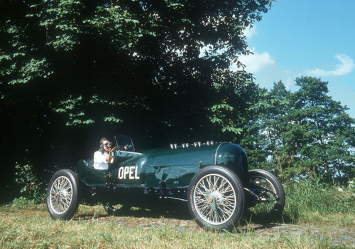 150 Jahre Opel: 260 PS Rennwagen mit 12,3 Litern, 16-Ventilmotor von 1914.