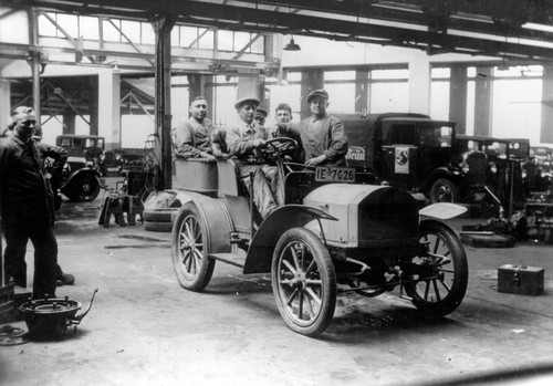 150 Jahre Opel: Opel Motorwagen 10/12 PS, 1902 (Bild ist von ca. 1930). 
