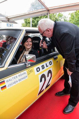 18. Klassikertreffen an den Opelvillen: Opel-Personaldirektorin Anke Felder in einem Commodore B GS/E in Rallyeausführung. 