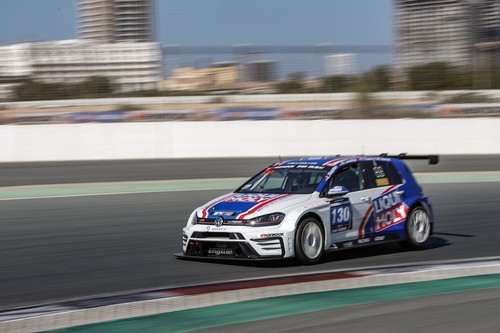 24 Stunden von Dubai: VW Golf GTI TCR des Liqui-Moly-Teams Engstler. 