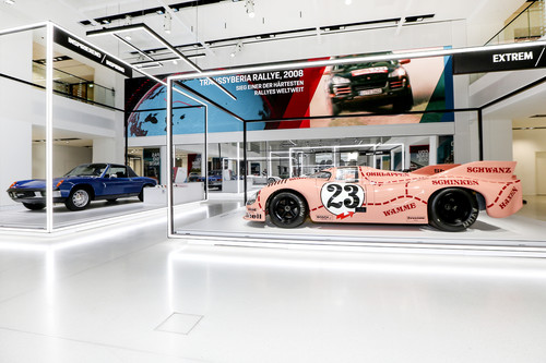 &quot;70 Jahre Porsche Sportwagen&quot; im &quot;Drive&quot;-Forum des Volkswagen-Konzerns in Berlin: „Rennsau“ Porsche 917. 