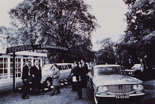 75 Jahre Toyota: Louwman&amp;Parqui in den Niederlanden, 1964.