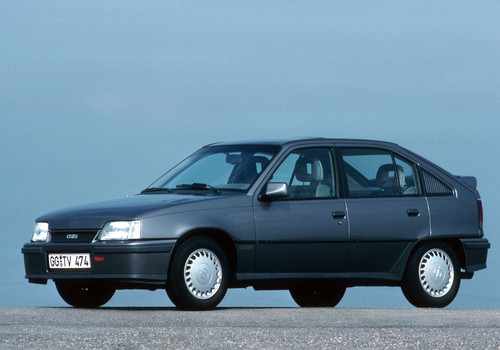 Ab 1989 verfügten auch die Opel-Bestseller Kadett (Bild) und Corsa über einen serienmäßigen Abgasreiniger.