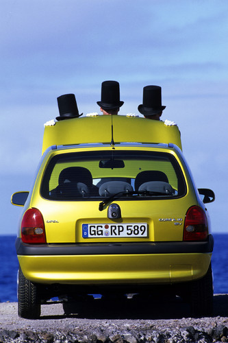 Ab 1997 wird die neueste Version des Opel Corsa B von Europas erstem Dreizylinder-Vierventil-Motor angetrieben.