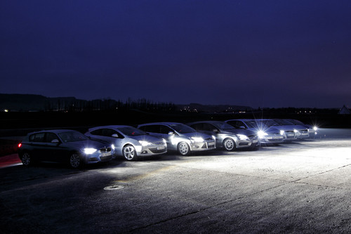 Acht Fahrzeuge mit intelligenten Lichtsystemen im Test: 
Alle Autos im Test.