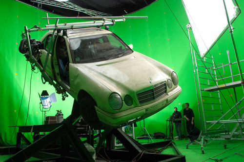 Action-Thriller „Unknown Identity“ mit Beteiligung von Mercedes-Benz-Fahrzeugen.