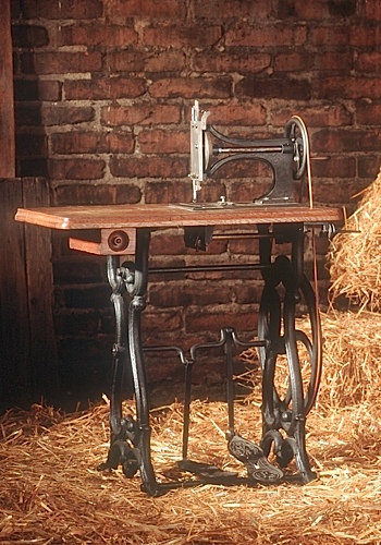 Adam Opels erste Nähmaschine, 1862.