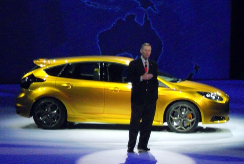 Alan Mulally, Ford-CEO mit dem neuen Focus ST.