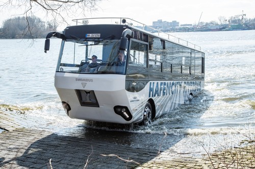 Amphibienbus der Firma Swimbus auf MAN-Chassis.