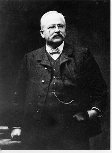 Armand Peugeot (1849–1915).