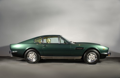 Aston Martin V8 (1972–1989).