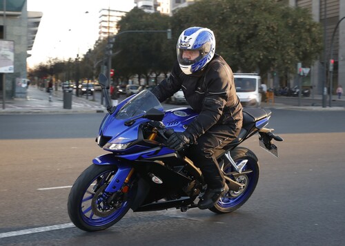 Auch so sportliche Leichtkrafträder wie die Yamaha YZF-R 125 dürfen mit dem B196-Führerschein gefahren werden.