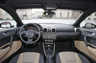 Audi A1: Die Farben für die Innenausstattung liegen zwischen klassisch schwarz, sanften Tönen und frischen Akzenten.