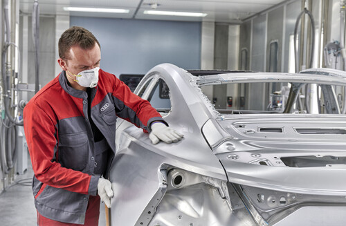 Audi e-Tron GT: Es dauerte in der Entwicklung viele Wochen, bis die hintere Flanke in Aluminium ausgeformt war und stabil hergestellt werden konnte.