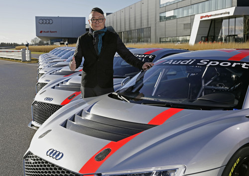 Audi hat die ersten R8 LMS GT4 an Motorsportkunden wie Alex Yan übergeben.