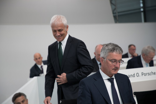 Audi-Hauptversammlung 2017: Aufsichtsratschef Matthias Müller und Vorstandsvorsitzender Dr. Rupert Stadler (r.).