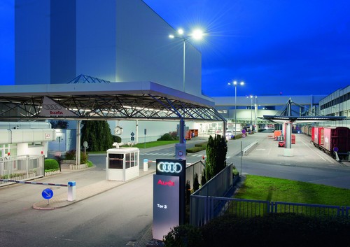 Audi-Neckarsulm stellt Werksbeleuchtung um auf LED-Technik.