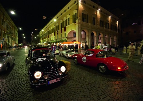 Audi nimmt unter anderem mit einem DKW F91 (links) und einem DKW Monza an der Mille Miglia 2011 teil..