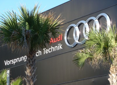 Audi-Pavillon für A8-Präsentation in Miami Beach.