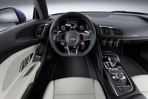 Audi R8.