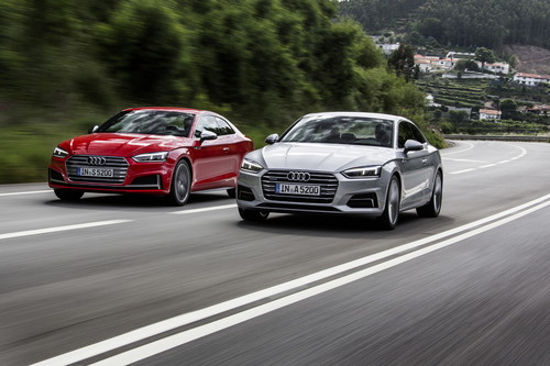 Audi S5 (l.) und A5.