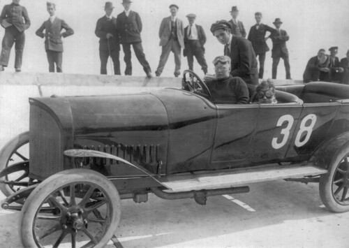 Auf der Opel-Rennbahn in den 1920er-Jahren.